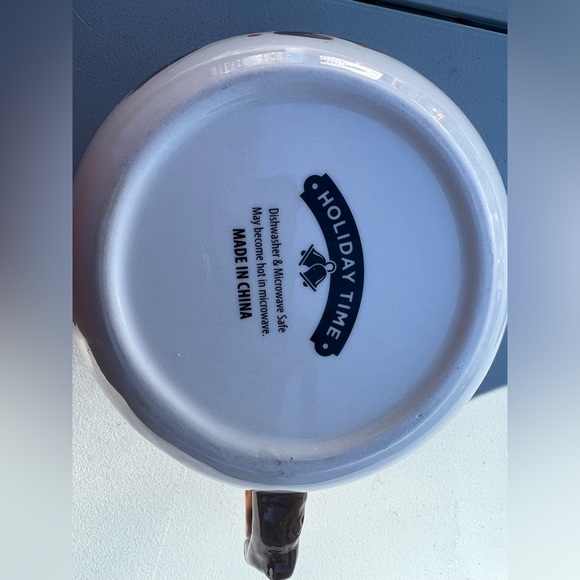 Holiday time- Whimsical measuring bowl - Picture 5 of 5